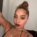 Kiana Ledé Instagram – Good night🖤 don’t forget to charge your vibrator when you’re done!