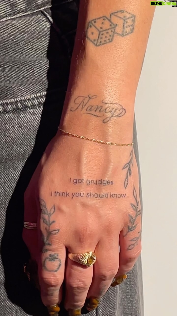 Kiana Ledé - 8.9K Likes - All these DAMN grudges man
