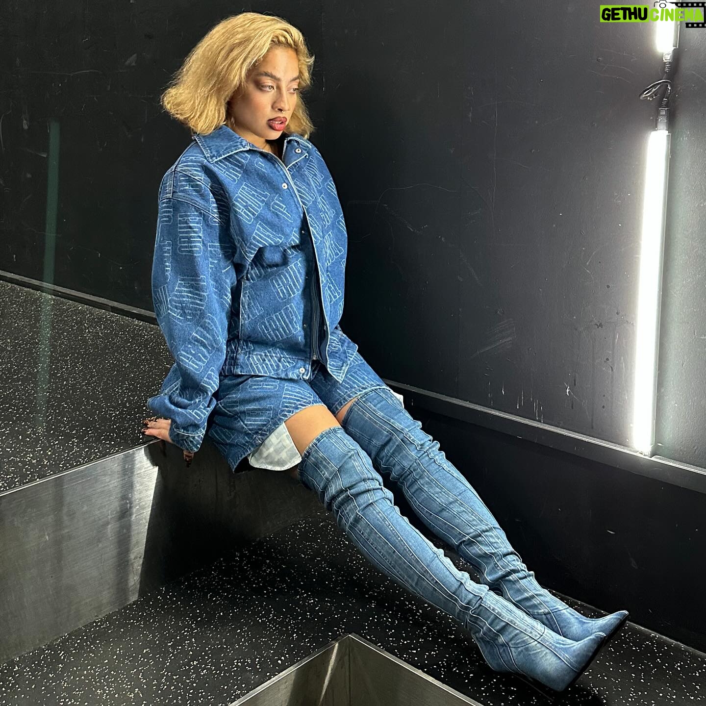 Kiana Ledé - 14.2K Likes - Do you beleive in me?