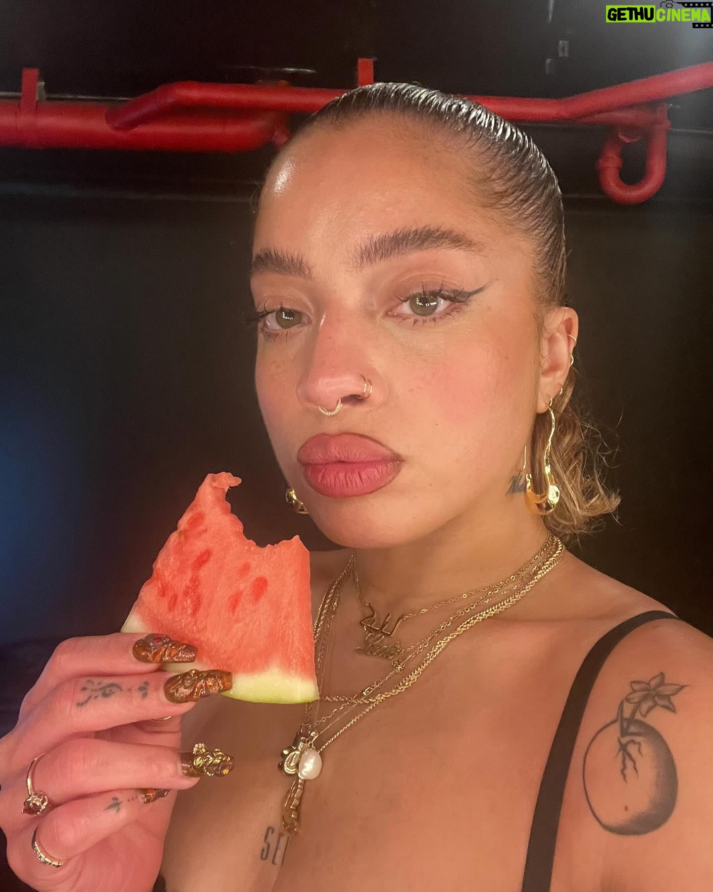 Kiana Ledé - 3 Likes - 🥰