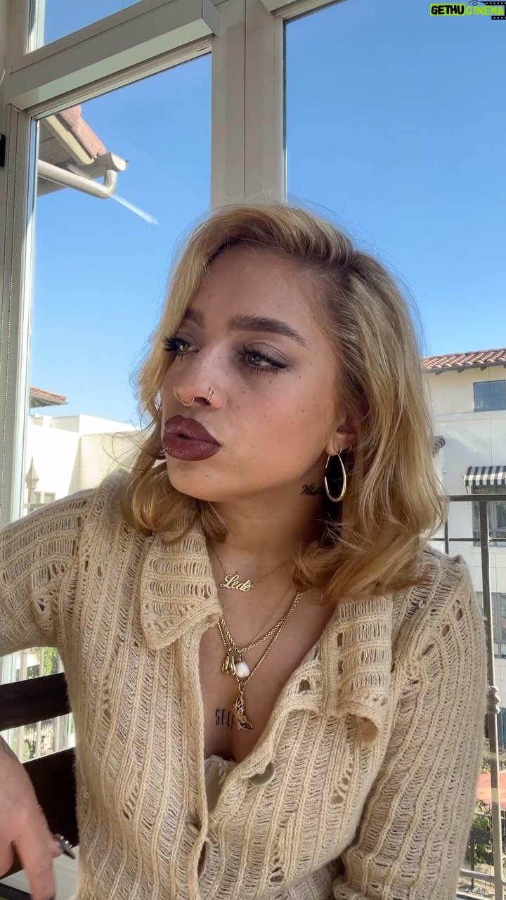 Kiana Ledé - 3 Likes - Close to me you’re like my
Mother
Father
Sister
Brother