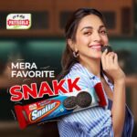 Kiara Advani Instagram - Been busy baking with Priyagold’s Snakker Biscuit! 🥰 Snakk aisa ki “Bin khaye raha na jaye”❤️