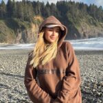 Kiera Bridget Instagram – the last few weeks make me feel WARM INSIDE 🤨🥰