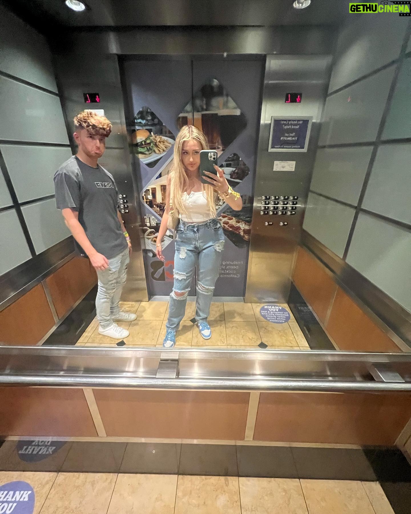 Kiera Bridget Instagram - 2 girls, 1 Caylus! VIDCON DUMP