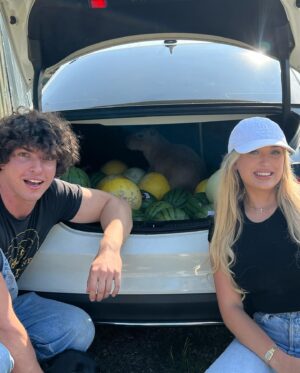 Kiera Bridget Instagram - GAHHH HE FINALLY PULLED UP EPIC VICTORY ROYALE MOMENT 🫦 @theurbanrescueranch ily I took the possum home with me TSA didn’t find it