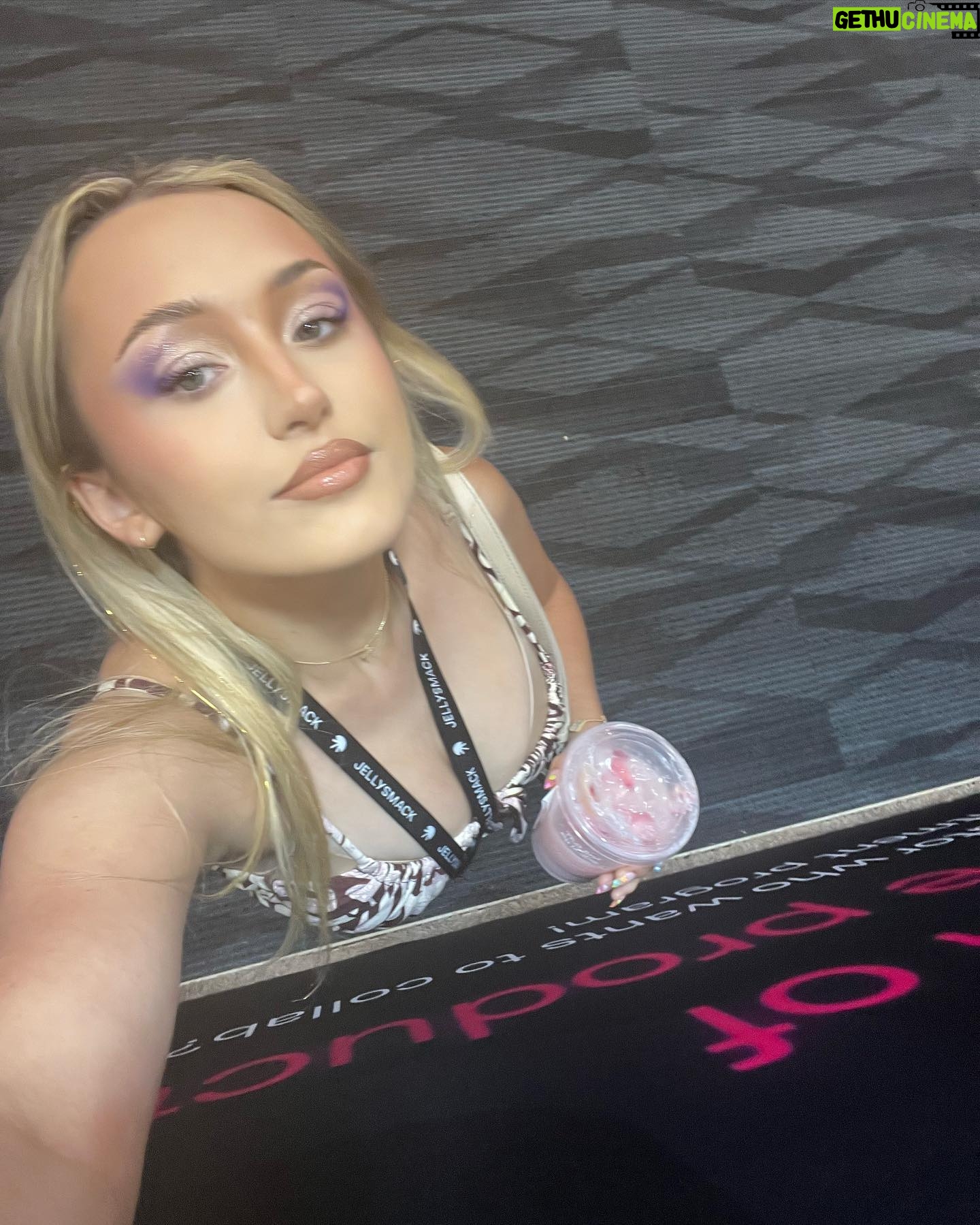 Kiera Bridget Instagram - 2 girls, 1 Caylus! VIDCON DUMP