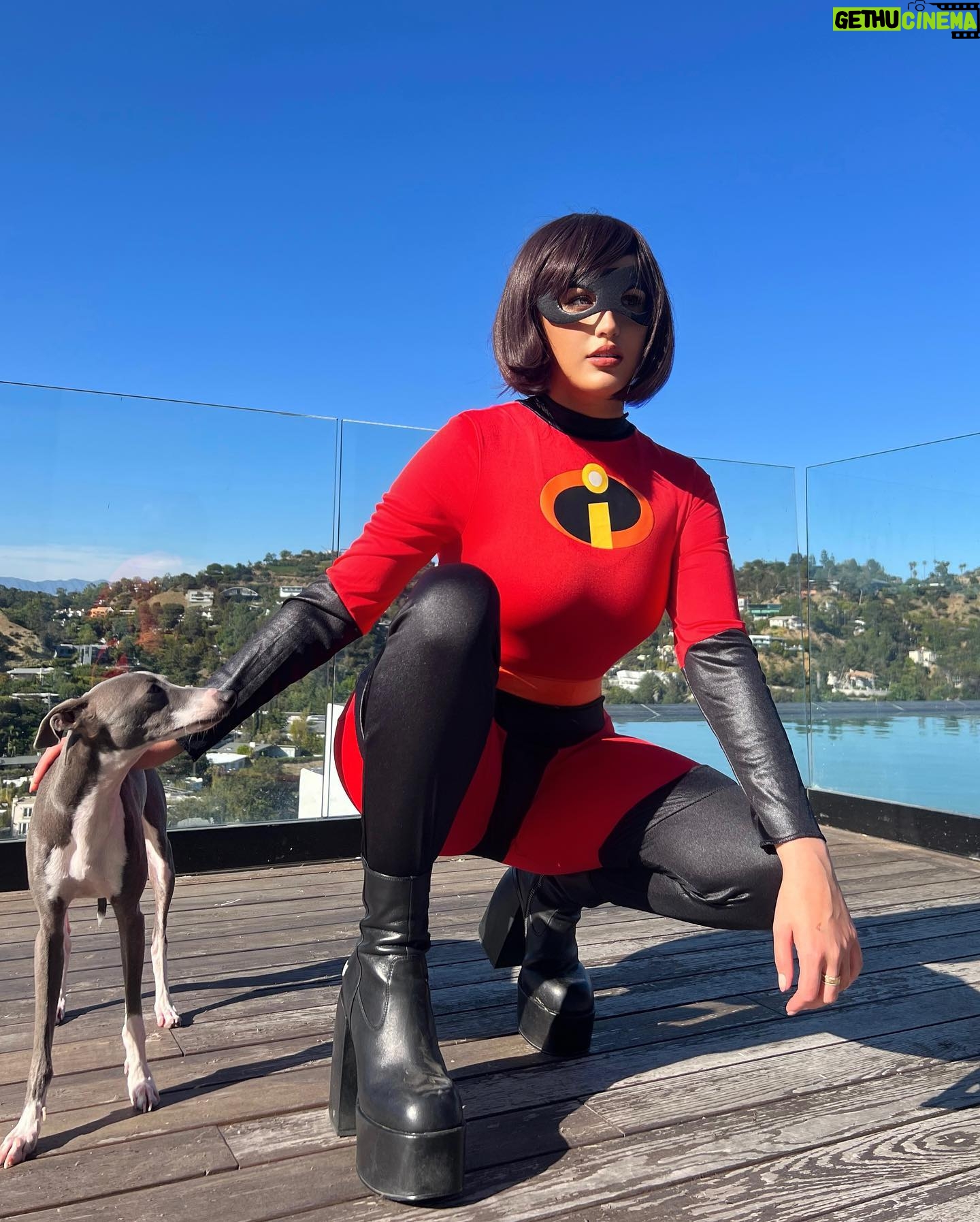 Kiera Bridget Instagram - HONEYYYY!! WHERE’S MY SUPER SUIT?! 🤨