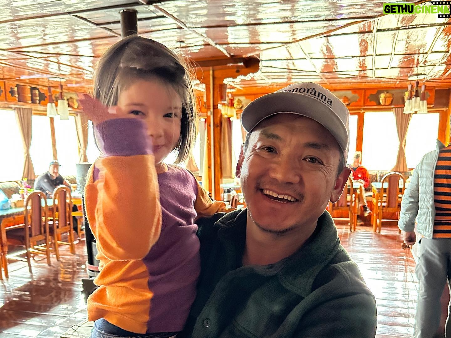 Kilian Jornet - 53.2K Likes - Happy to be back to a place I can call my second home. So great to enjoy those mountains and the hospitality of this people with our family 🇳🇵