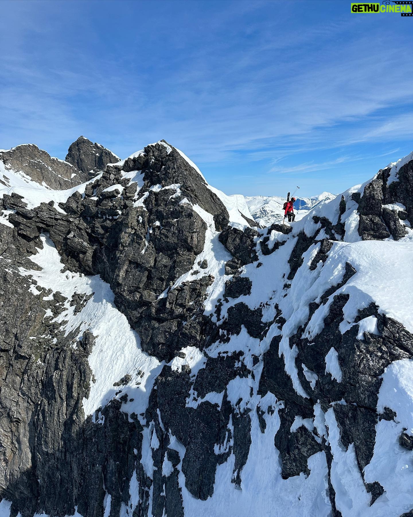 Kilian Jornet Instagram - Last week(s) in Romsdal have been amazing. All the sun we didn’t have during the past winter, probably whole past year, have decided to finally show up. And we took advantage of it. Great trainings and activities for what’s coming!