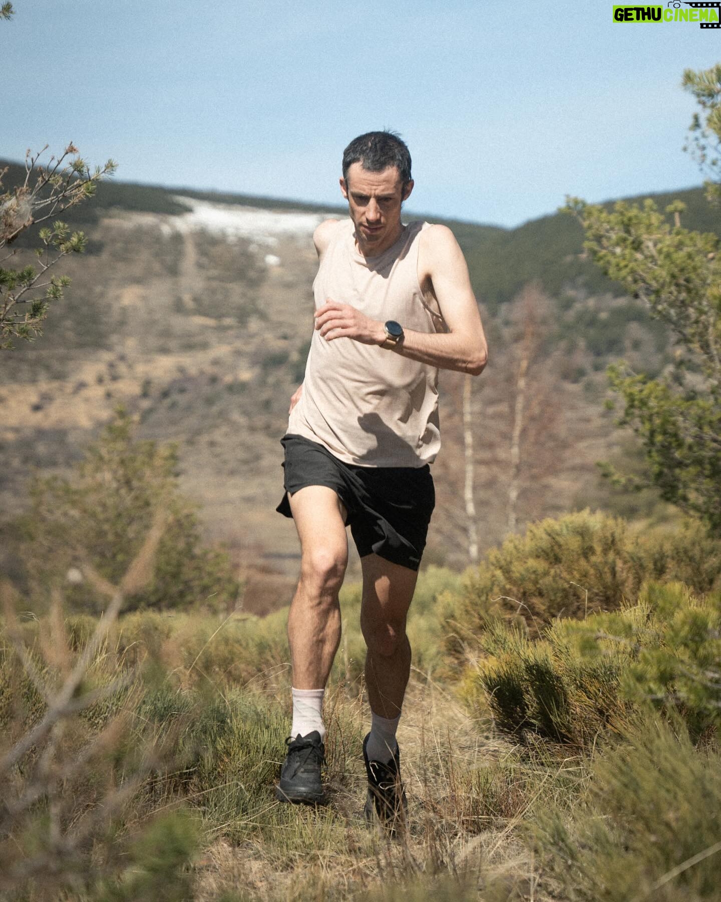 Kilian Jornet Instagram - Happy to introduce – the Tomir 2.0. It’s been two years since we first introduced its predecessor. I’ve been testing out the Tomir 2.0 on my everyday training but also on some of the adventures, like the crossing in the Pyrénées. I’m planning to rely on it for my longer runs this year too. Here’s why I really like this shoe: ⚫️ It lasts. I’ve put it through a lot, and it’s held up every time. ⚫️ You can use it for pretty much anything, from short sprints to long ultras. ⚫️ It adjusts well to different terrains ⚫️ Most importantly, this shoe is the result of a year of working with our community and NNormal athletes. Can’t wait for you to experience the Tomir 2.0 and happy to know what is your feedback. Discover more about the shoe at NNormal.com 📸 @_avisuals (1,2) @joelbadiavisuals (3,4)