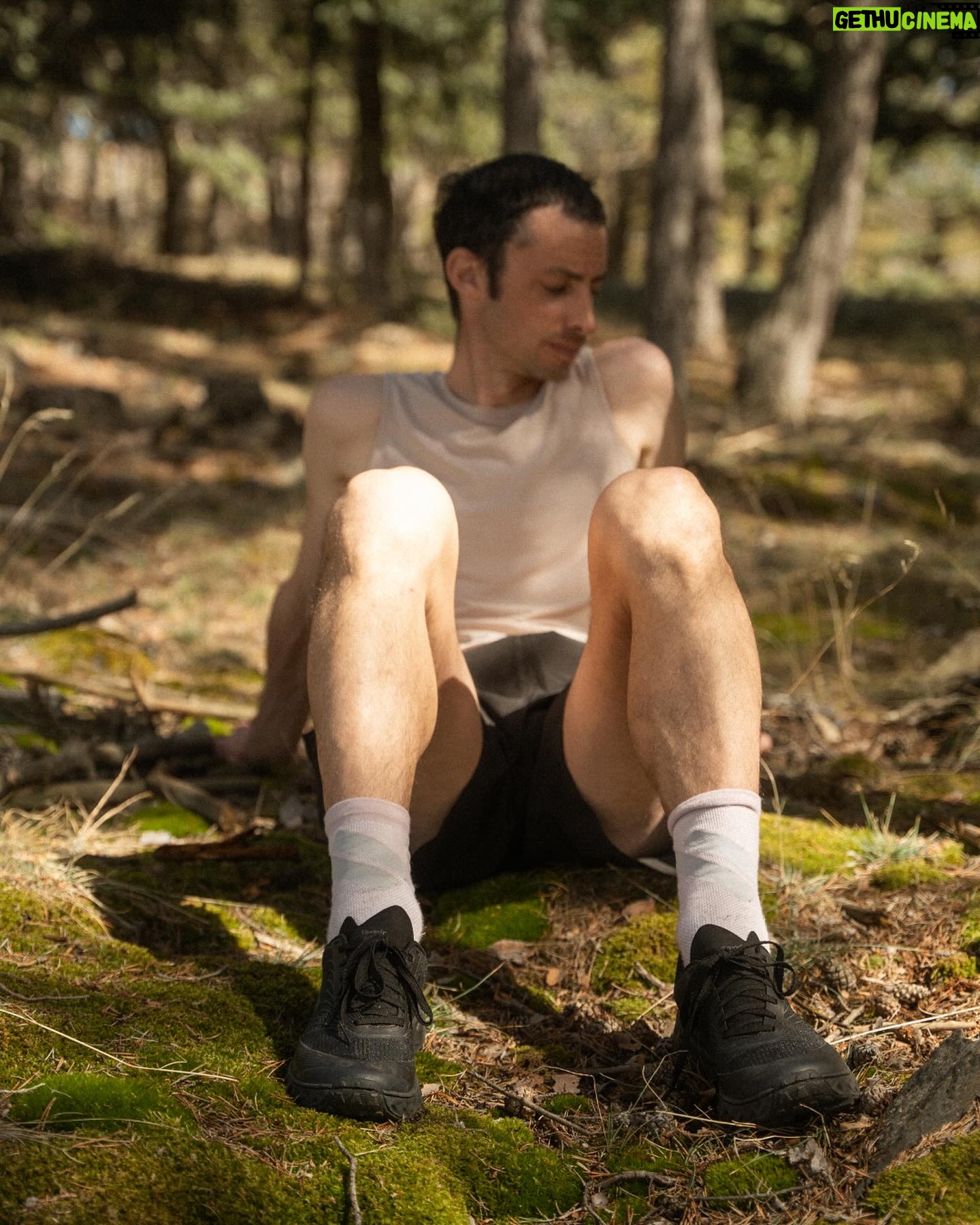 Kilian Jornet Instagram - Happy to introduce – the Tomir 2.0. It’s been two years since we first introduced its predecessor. I’ve been testing out the Tomir 2.0 on my everyday training but also on some of the adventures, like the crossing in the Pyrénées. I’m planning to rely on it for my longer runs this year too. Here’s why I really like this shoe: ⚫️ It lasts. I’ve put it through a lot, and it’s held up every time. ⚫️ You can use it for pretty much anything, from short sprints to long ultras. ⚫️ It adjusts well to different terrains ⚫️ Most importantly, this shoe is the result of a year of working with our community and NNormal athletes. Can’t wait for you to experience the Tomir 2.0 and happy to know what is your feedback. Discover more about the shoe at NNormal.com 📸 @_avisuals (1,2) @joelbadiavisuals (3,4)