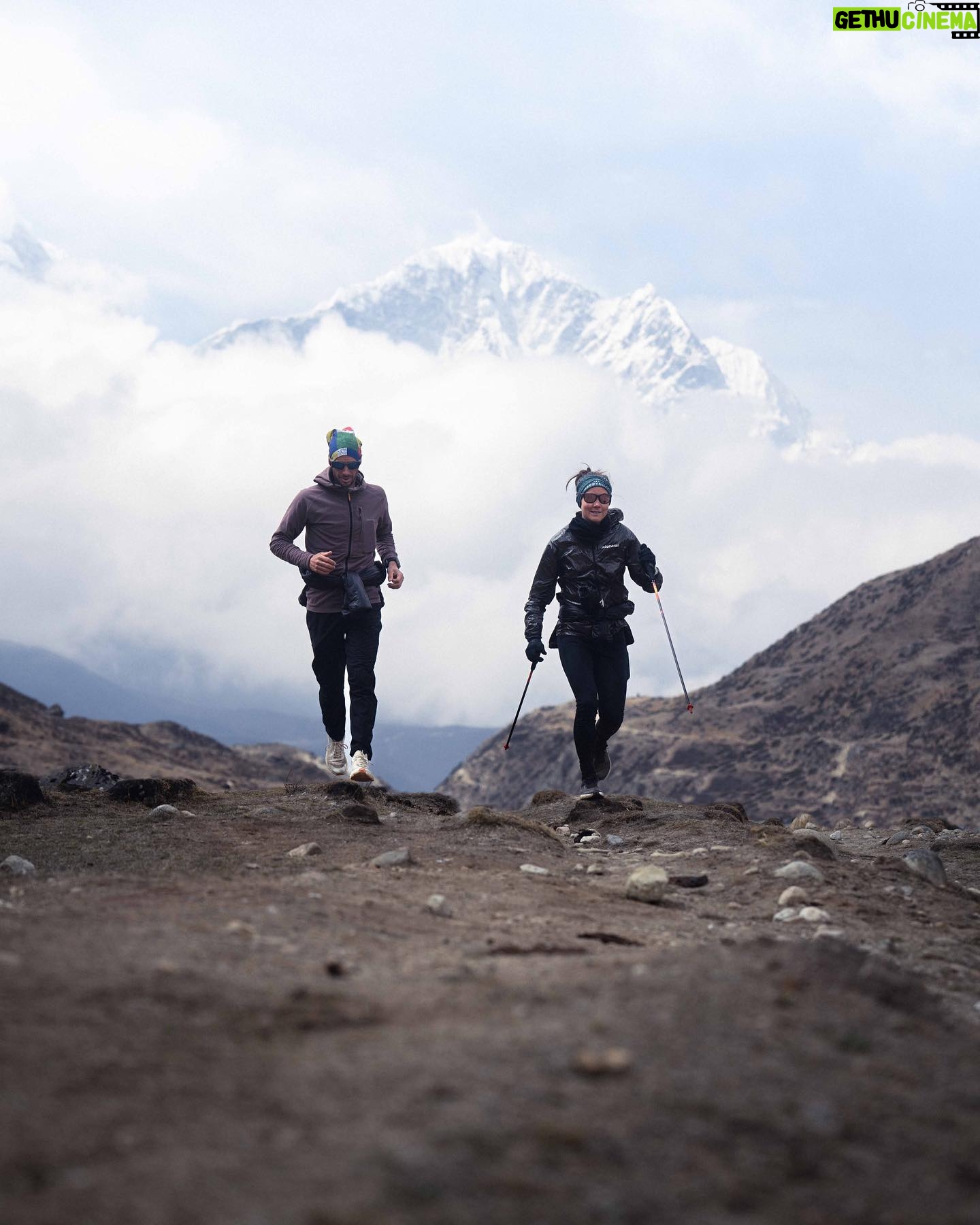 Kilian Jornet Instagram - 3rd week in Nepal comes to an end. Some time in the mountains, where you feel so small and fragile as an ant in the desert. It’s so humbling and inspiring at the same time… And time with Emelie and the girls, running, hiking, playing in the forest…I’m marveled seeing them grow in this environment. 📸 @bertranddelapierre @julien_rai @nnormal_official