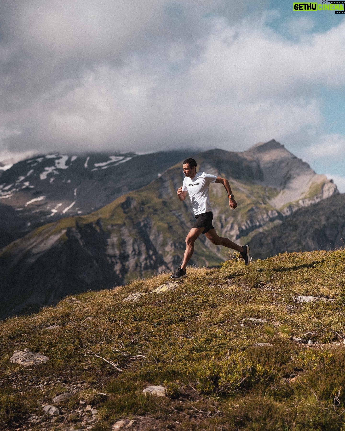 Kilian Jornet Instagram - We spend a week at Chamonix valley with the team. We did some physiological test with @phymolab to understand better our different physiology to be healthier and faster athletes. We ran (well, they ran) a lot. We talk with the designers to improve our gear. We discussed the business plan and model to be a sustainable (environmentally and economically) company and to be transparent with our athletes. We did a talk at Chamonix with @creamontblanc about the problems we care more about. We had fun. We learned from each other. At least I did and I hope the other athletes too. That was the @nnormal_official training camp. 📸 @nickmdanielson @maxromey