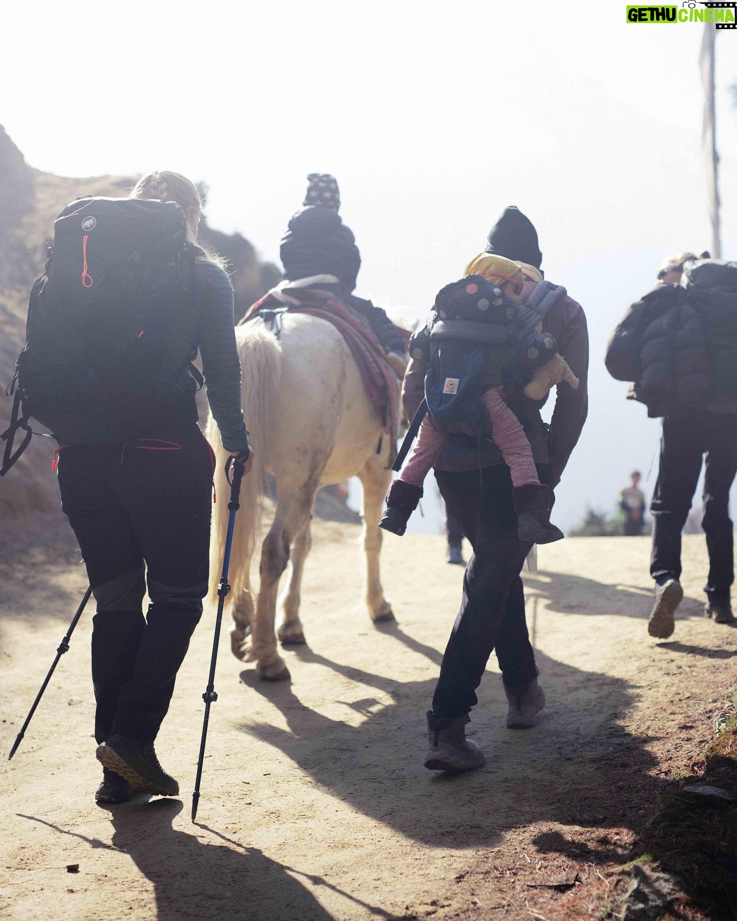 Kilian Jornet Instagram - 3rd week in Nepal comes to an end. Some time in the mountains, where you feel so small and fragile as an ant in the desert. It’s so humbling and inspiring at the same time… And time with Emelie and the girls, running, hiking, playing in the forest…I’m marveled seeing them grow in this environment. 📸 @bertranddelapierre @julien_rai @nnormal_official