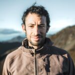 Kilian Jornet Instagram – Vous cherchez à renouveler votre équipement sportif pour l’été ? 🏃🚴🪂🧗🏄🏕️
Adoptez le réflexe seconde-main avec @everide.app, l’app mobile pour le sport de seconde main, gratuite, rapide et facile 🚀♻️.
L’application regroupe maintenant 100 000 équipements de qualité pour vous équiper à petits prix tout en contribuant à protéger notre terrain de jeu. 🌍
Toutes les transactions sont couvertes par la garantie Evercover, une protection complète, toujours incluse, uniquement sur Everide.🛡️
Et maintenant avec les services Evergood, vous pouvez faire contrôler, certifier ou réviser vos produits avant livraison ✅. Pour des produits d’occasion, comme neuf !
Téléchargez l’application et retrouvez mes nouveaux produits dans mon vestiaire, 100% du prix fixé sera versé à nos associations partenaires pour protéger notre terrain de jeu. 🌳
@kilianjornetfoundation, @protectourwintersfrance @surfridereurope
Rejoignez la communauté Everide et ensemble changeons nos habitudes 🙏