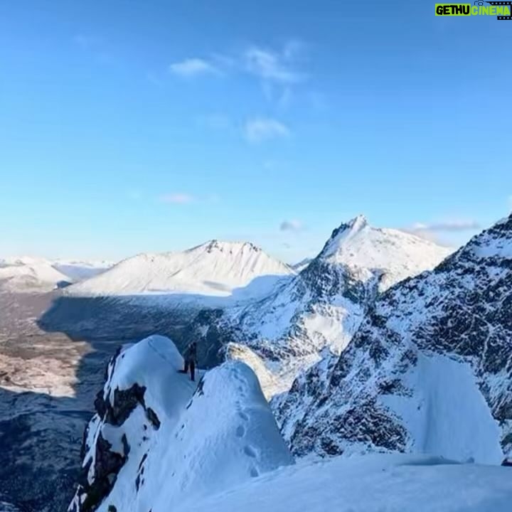 Kilian Jornet - 40.3K Likes - It’s been a great week for alpine and ice climbing. After a very rainy October the sun came with the cold temperatures and ice has been forming well in Romsdal.
I’m still tired from the walk in the Pyrenees, so training has been basically moving, recovering the sleep hours, the hans skin and the stiffness in joints and fascia’s. Climbing in the mountains is great for that. Moving at low intensity, while working on technical and mental / resources skills.