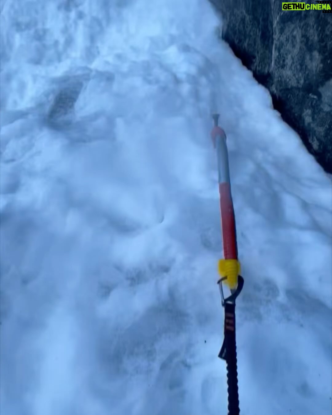 Kilian Jornet - 40.3K Likes - It’s been a great week for alpine and ice climbing. After a very rainy October the sun came with the cold temperatures and ice has been forming well in Romsdal.
I’m still tired from the walk in the Pyrenees, so training has been basically moving, recovering the sleep hours, the hans skin and the stiffness in joints and fascia’s. Climbing in the mountains is great for that. Moving at low intensity, while working on technical and mental / resources skills.