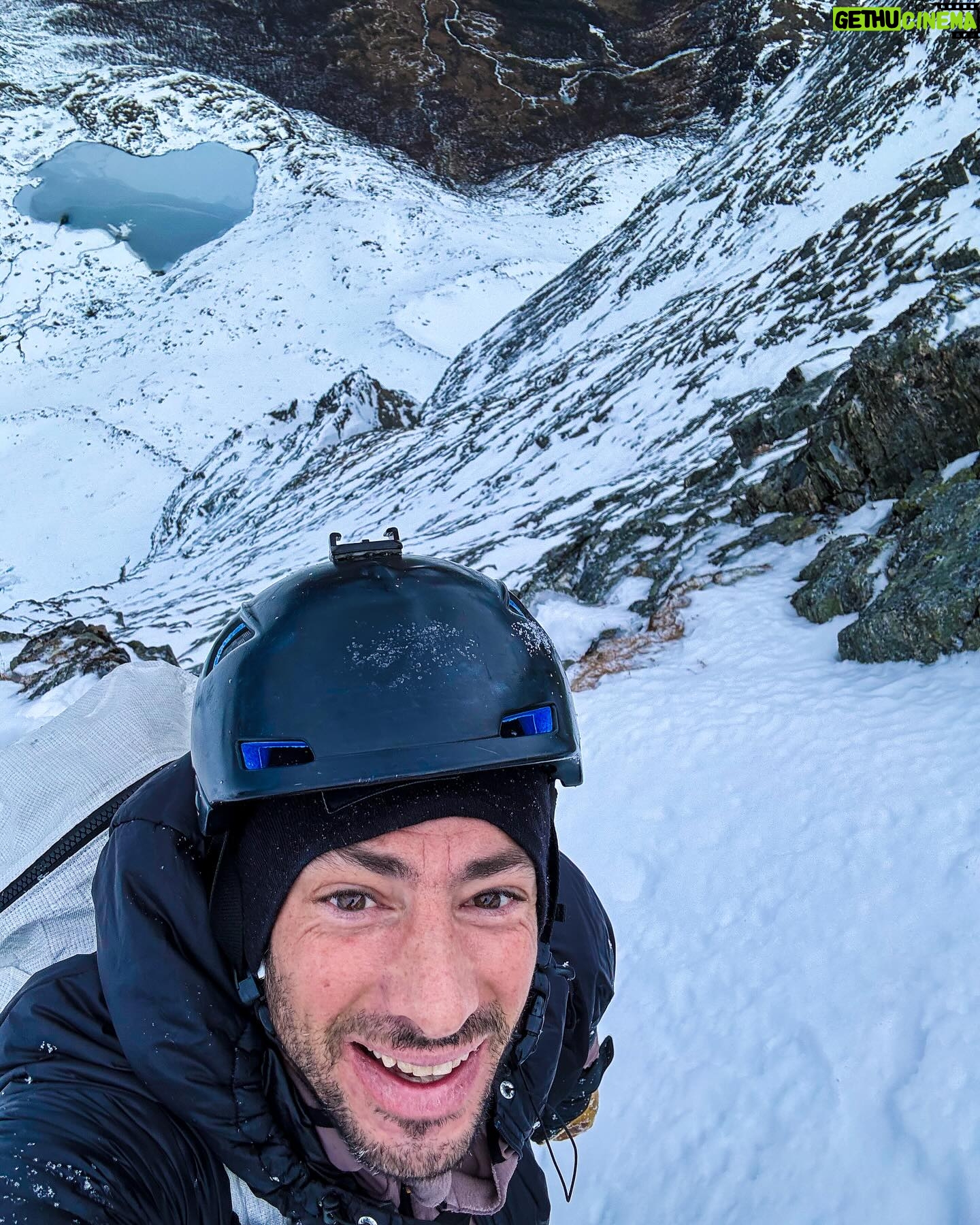Kilian Jornet - 40.3K Likes - It’s been a great week for alpine and ice climbing. After a very rainy October the sun came with the cold temperatures and ice has been forming well in Romsdal.
I’m still tired from the walk in the Pyrenees, so training has been basically moving, recovering the sleep hours, the hans skin and the stiffness in joints and fascia’s. Climbing in the mountains is great for that. Moving at low intensity, while working on technical and mental / resources skills.