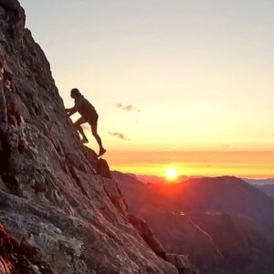 Kilian Jornet Instagram - Racing the sun on one of my favorite evening mountains. 

🎥 @gopro