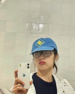 Kim Bo-ra Instagram - 언니랑..🦉