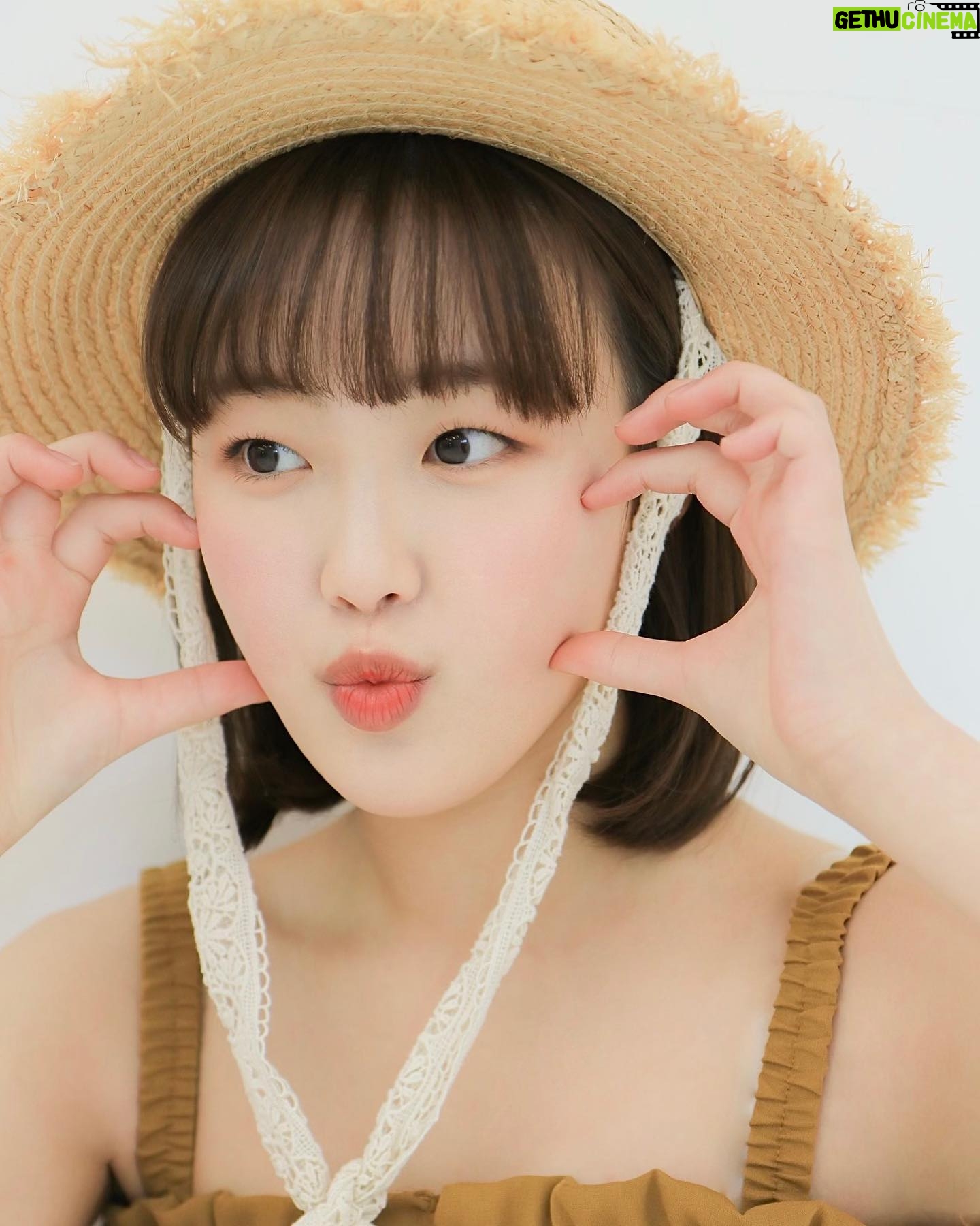 Kim Bo-yoon - 96.8K Likes - 나름 하트에요...💛