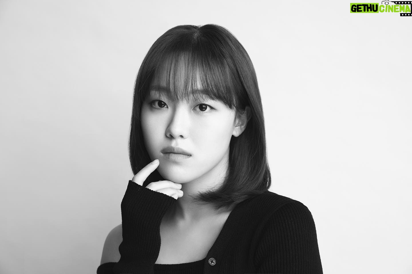 Kim Bo-yoon - 40.6K Likes -