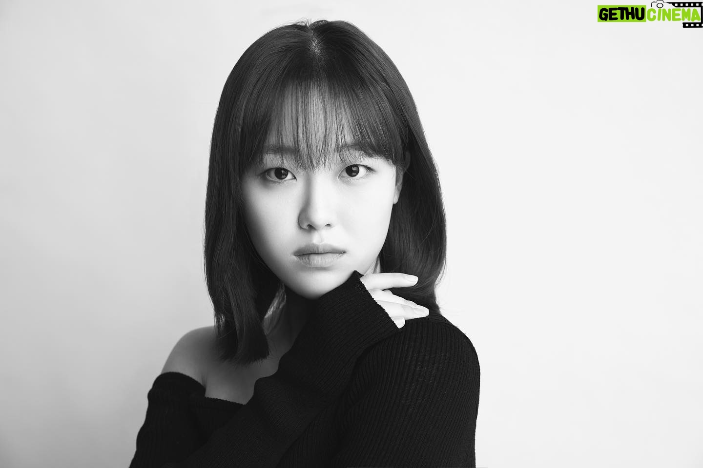 Kim Bo-yoon - 40.6K Likes -