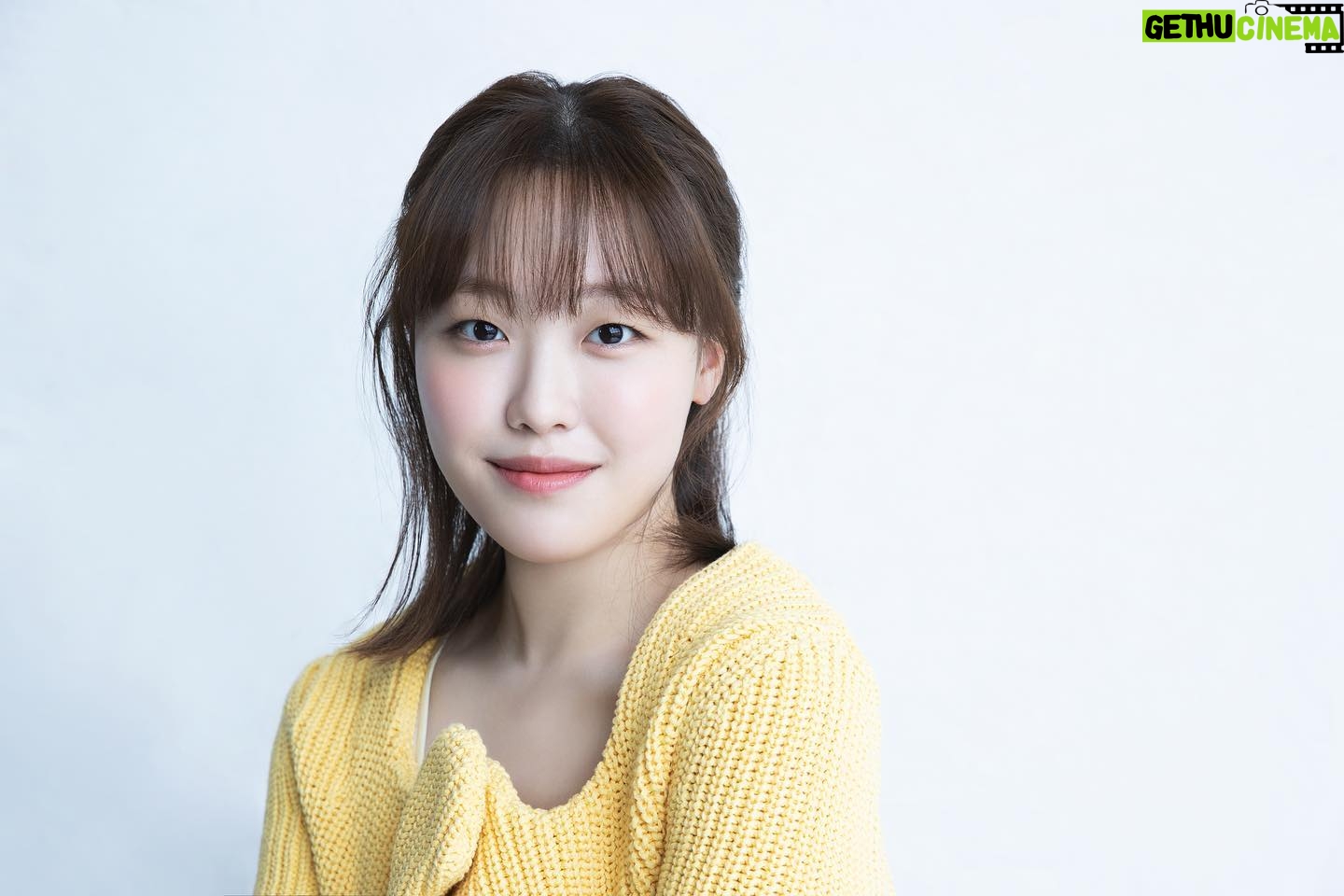 Kim Bo-yoon - 41.5K Likes -
