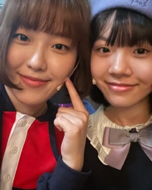 Kim Bo-yoon Instagram - 귀여운 유이랑🎼🎤
#netflix #thesoundofmagic #안나라수마나라