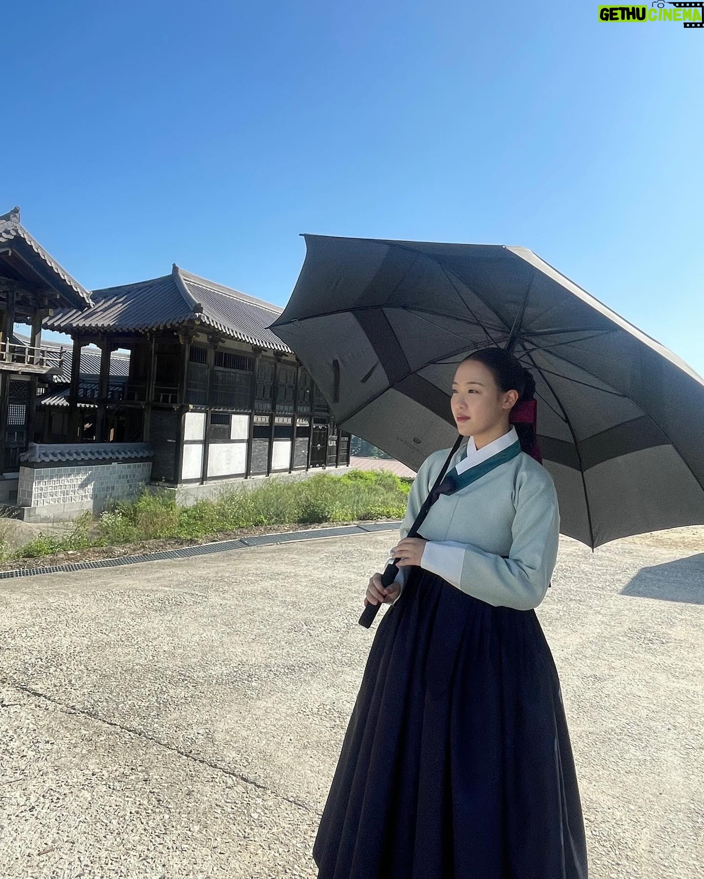 Kim Bo-yoon Instagram - 오늘 5화부터 분영이로 만나요🩵 #TVN #세작매혹된자들