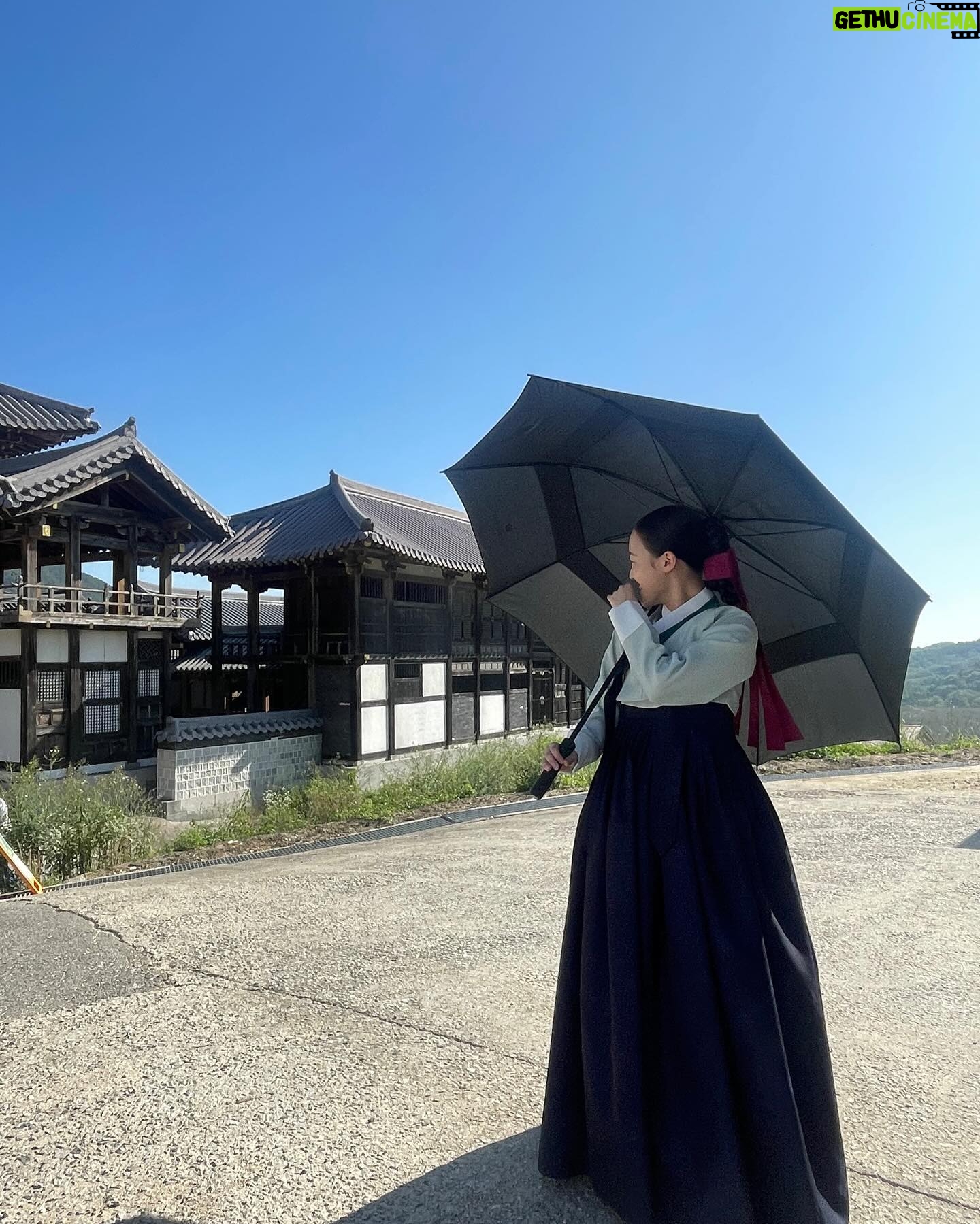 Kim Bo-yoon Instagram - 오늘 5화부터 분영이로 만나요🩵 #TVN #세작매혹된자들