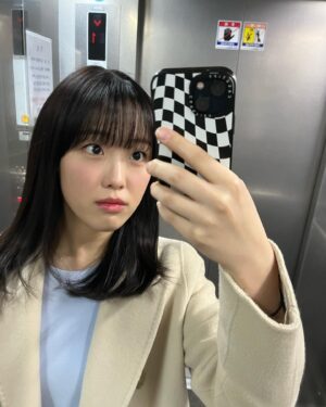Kim Bo-yoon Instagram - 흑발🖤