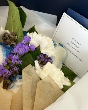 Kim Bo-yoon Instagram - 데뷔 9주년 축하해줘서 고마워요🙇🏻‍♀️💜