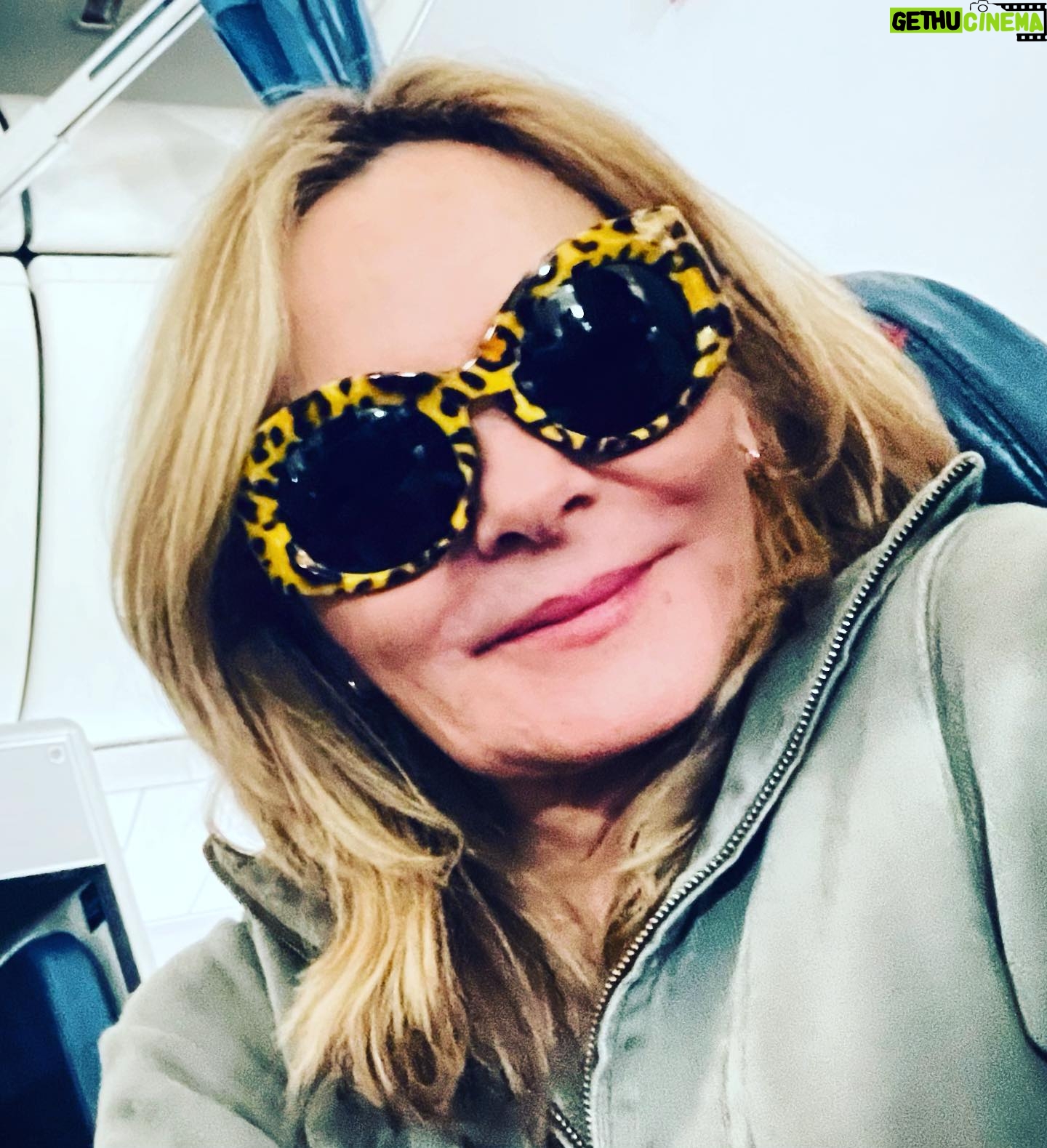 Kim Cattrall Instagram - The future’s so bright. Gotta wear shades. 😎💋