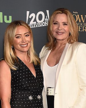 Kim Cattrall Instagram - I adore this gal ❤️#himyf #the2sophies @hilaryduff @himyfonhulu