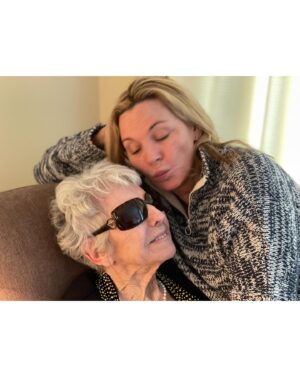Kim Cattrall Instagram - Shane Cattrall 1929 - 2022 
Rest in peace Mum ❤️