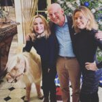 Kim Cattrall Instagram – Merry Christmas to the wonderful staff at @thegoring 
Cheers to Andrew and Edwina 🥂🎄and the gorgeous @teddytheshetland 🎩💋