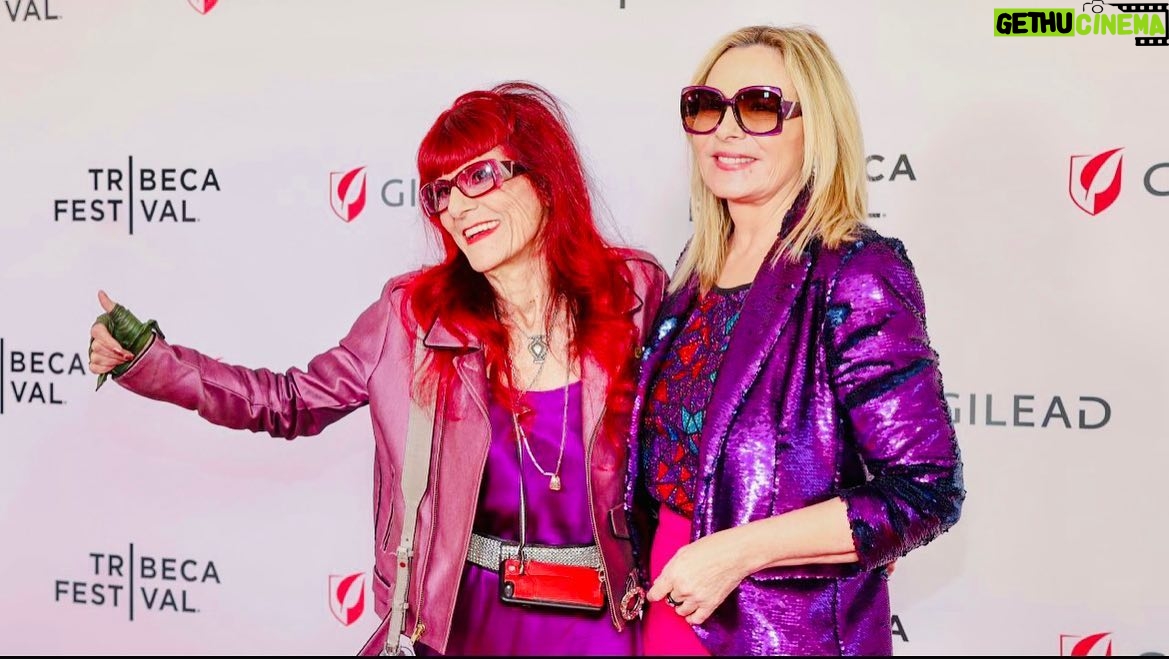 Kim Cattrall Instagram - Congratulations to my dearest friend and collaborator Pat. So much love for you 💋❤️ #HappyClothes #tribecafilmfestival @patriciafield