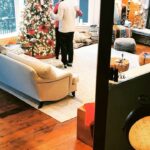 Kim Cattrall Instagram – Merry Christmas and Happy Holidays!! ❤️
How’s your tree? 🎄🎄🎄🎶🎵🎶🎵