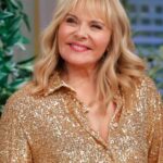 Kim Cattrall Instagram - What a week and I couldn’t be happier 💋❤️🍸 Talking all things #Glamorous, @AboutMyFather, @himyfonhulu and #swipingamerica at @92ndstreety ….Oh and Samantha’s return August 24th