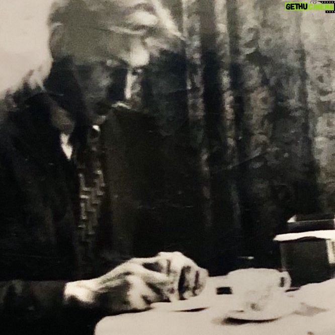 Kim Cattrall Instagram - Dennis William Cattrall as a young man in Claremont Road, Wavertree, Liverpool 15. Dad was always making lists. Always planning ahead for any eventual outcome. Happy B’day Dad. Miss you today and everyday….RIP x