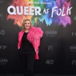 Kim Cattrall Instagram - Great time seeing everyone at the #QueerasFolk premiere 🌈 Thank you to @olehenriksen for the skin prep and my glam team for making me feel great ! @stella_greenspan @nickbarose @charles_dujic. Happy pride 🌈🌈 #olehenriksenpartner