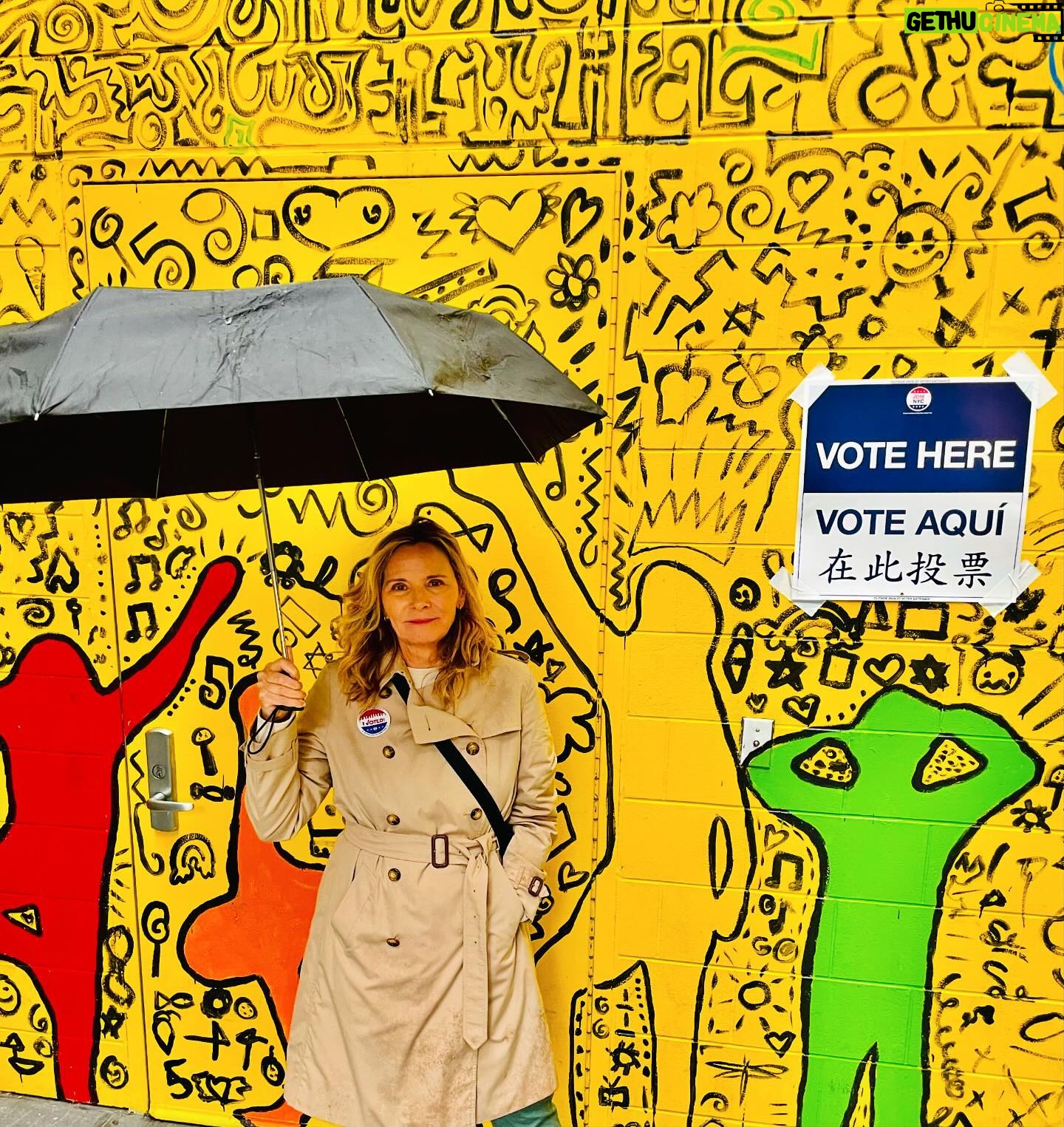 Kim Cattrall Instagram - “I’m voting in the rain, just voting in the rain. What a wonderful feeling, I’m voting again..” #presidentialprimaryelection2024 #NewYork