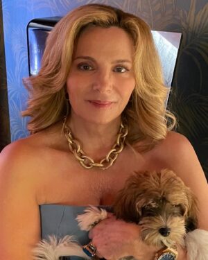 Kim Cattrall Instagram - #Glamorous with little baby ‘Tequila’🐶
@netflix