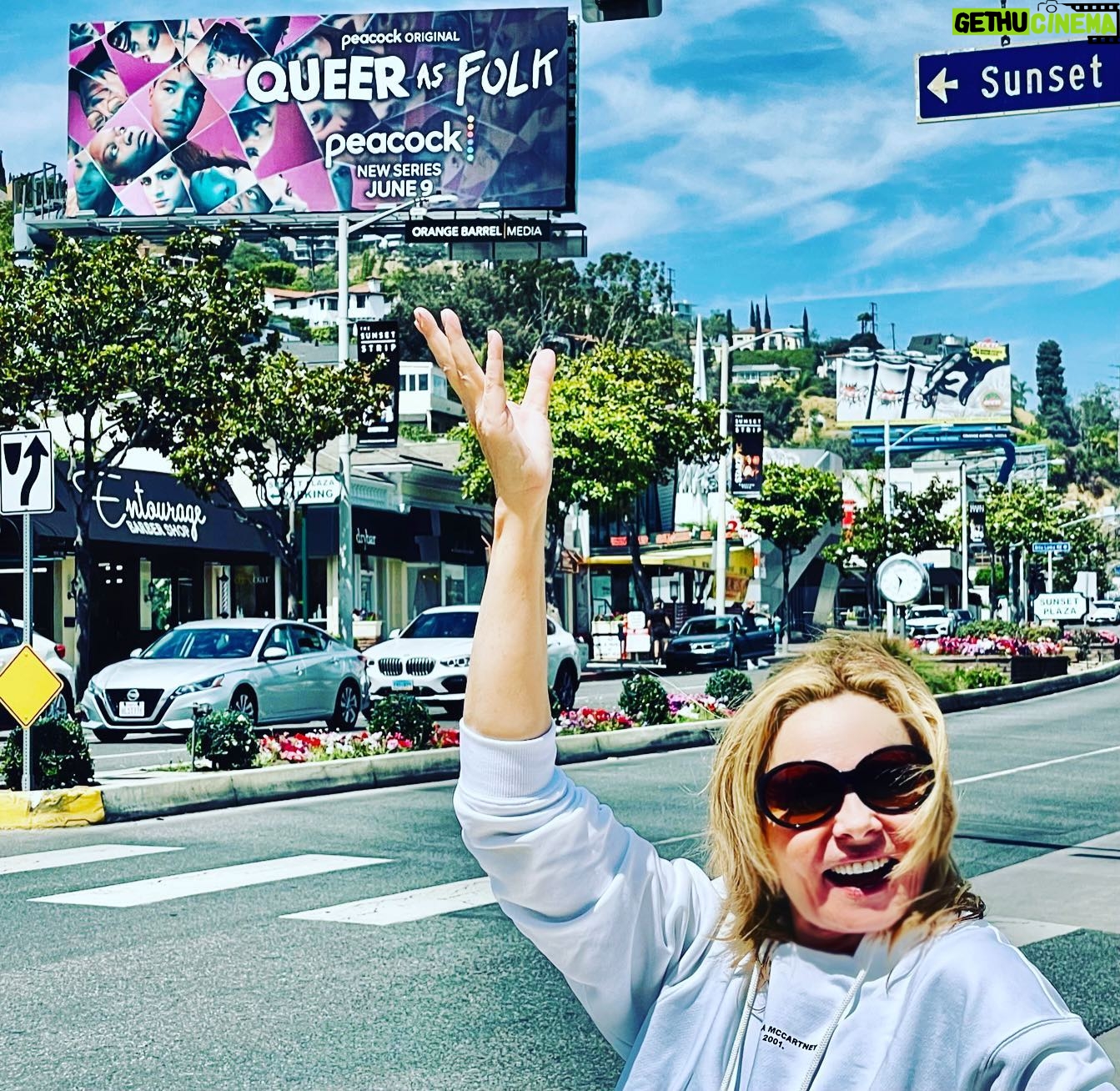 Kim Cattrall Instagram - It’s a beautiful day! Can’t wait for tomorrow’s premiere! #queerasfolk #billboard #billboardlove @notstephendunn @peacocktv
