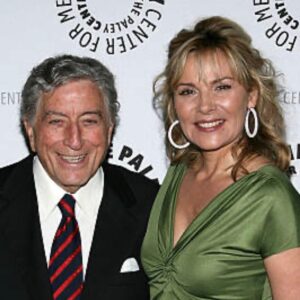Kim Cattrall Instagram - The absolute joy of Tony Bennett. 
Rest in peace. xo

📷 @gettyimages