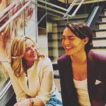 Kim Cattrall Instagram - Hanging out on our beautiful set on #glamorous💄 with @missbenny @netflix 💋