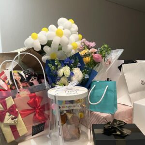 Kim Da-som Instagram - 비오는 생일이었지만 즐겁게 보냈어요🎂💕
모두 감사합니당