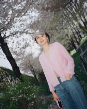 Kim Da-som Instagram - 🌸✨
