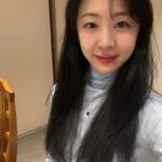 Kim Da-som Instagram - 산책 좋아하고 과일 엄청 좋아하는애😀 말 많아서 같이 있으면 재밌을수도(?)